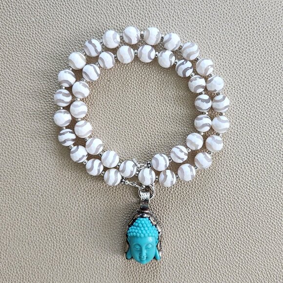 WHITE STRIPED TIBETAN AGATE W/ BUDDHA PENDANT--20" - Picture 1 of 2